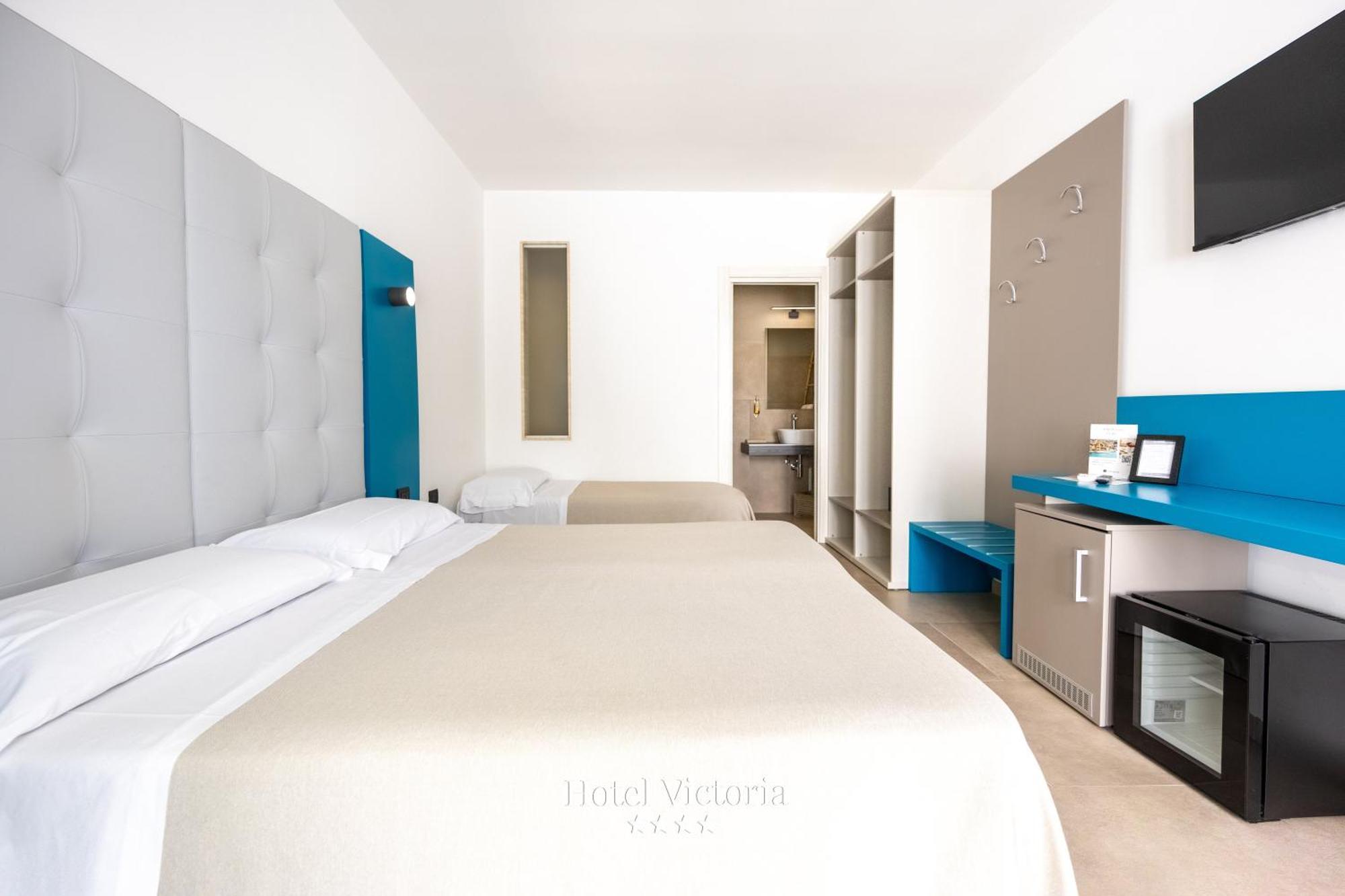Hotel Victoria Торре-Санта-Сабина Экстерьер фото